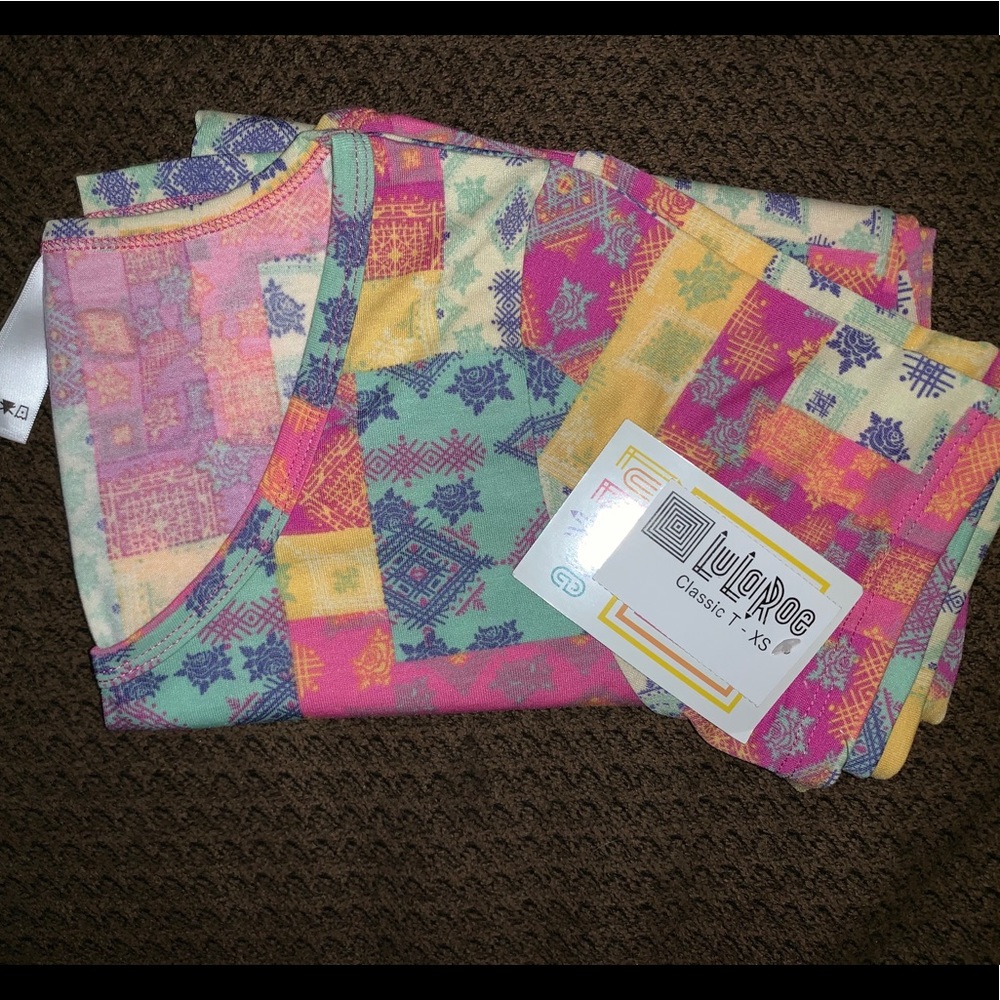XS LuLaRoe Classic T